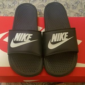 Nike Benassi JDI Slides